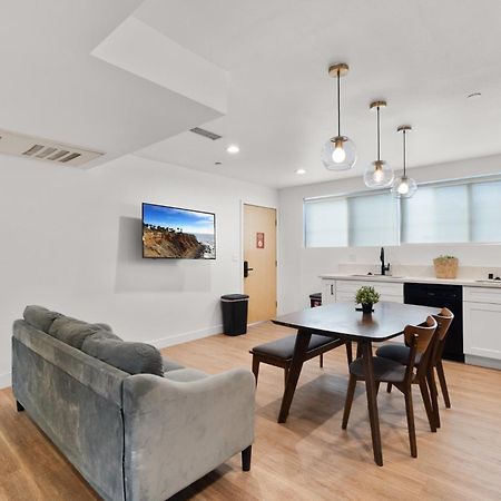 Charming Urban Retreat Near Usc In La- Private Room With Share Living Room With Kitchen Лос-Анджелес Экстерьер фото